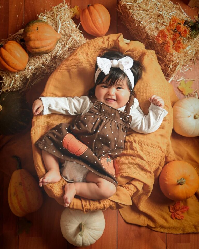 25 Ridiculously Cute Fall Baby Picture Ideas – My Motherhood Made Easy