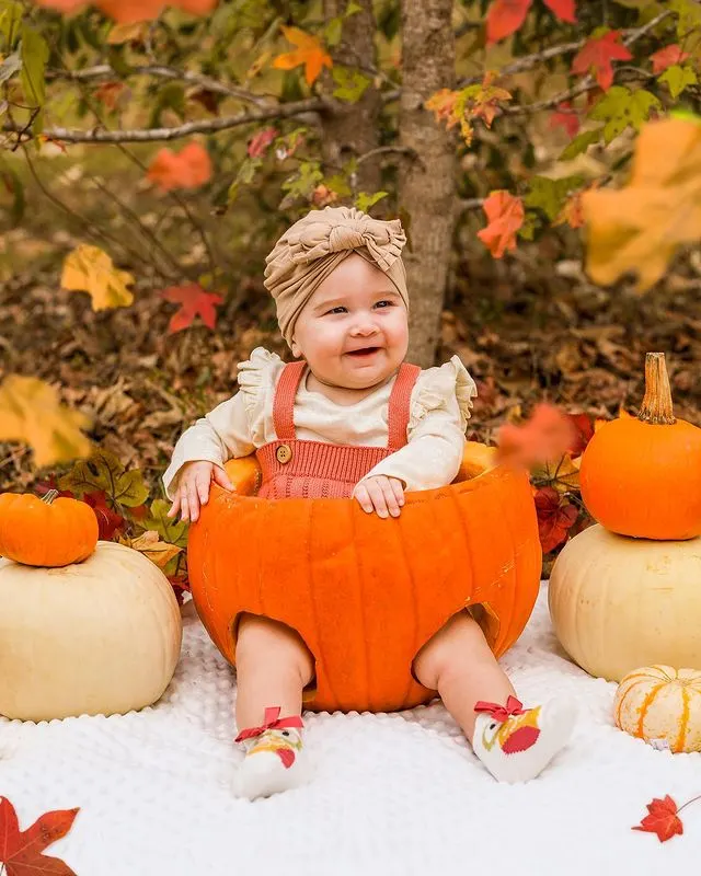25 Ridiculously Cute Fall Baby Picture Ideas – My Motherhood Made Easy